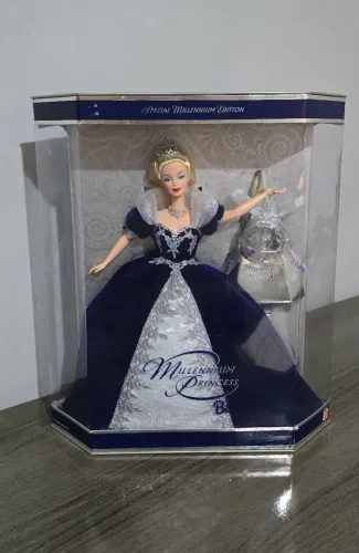 ?Barbie Millennium Princess 2000 Mattel