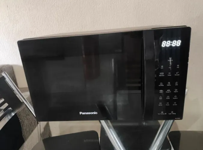 Microondas Panasonic 34L Preto