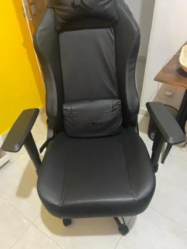 CADEIRA GAMER VIPER PRO PRETA - MUITO BEM CONSERVADA