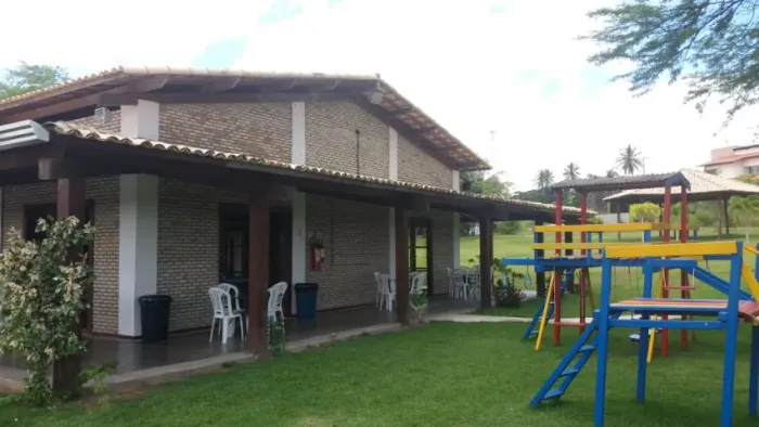 Casa em Condomínio Fechado Rural com 03 suítes - Macaiba RN