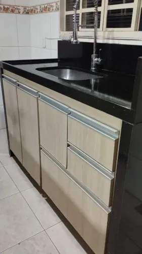 Pedra Pia Cozinha - 1,50 X 0,64 - com gabinete e torneira