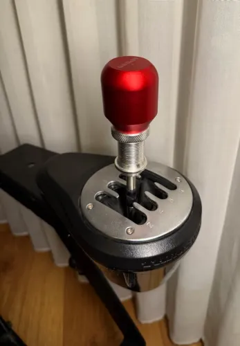 Câmbio Metal H Thrustmaster com alavanca MOMO