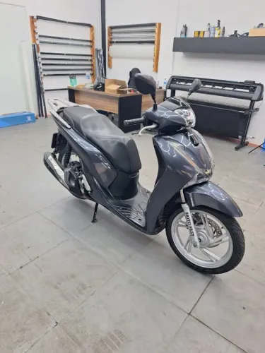 Honda SH 150i DLX 2021 - Supercuidada, manutenção em dia