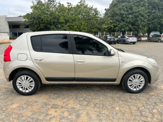 Renault Sandero Privilège Hi-flex 1.6 16V 5P AUT 2012
