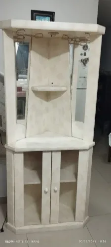 Barzinho de canto madeira no estado.