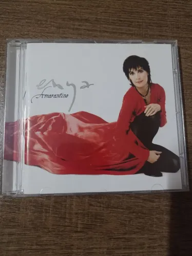 Enya Amarantine