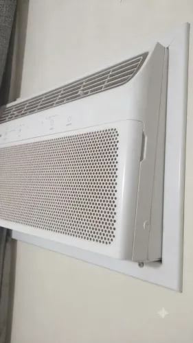 Ar Condicionado de Janela Hisense 8.500 BTUs Frio AW-08CW2RVG com Wi-Fi
