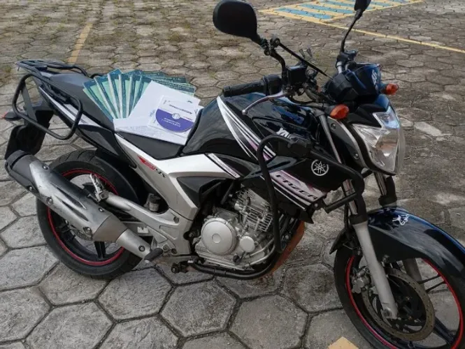 Yamaha Fazer 250 flex 2013 muito nova sou terceiro dono so venda