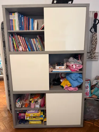 Armário alto para escritório da Tok&Stok porta de correr