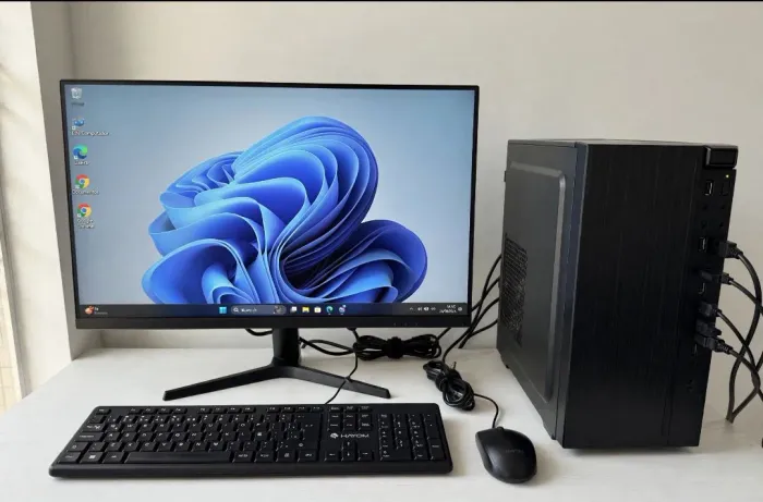 Computador novo lacrado na caixa