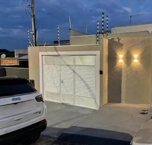 CASA ACEITA FINANCIAMENTO 3 QUARTOS PRONTA PARA MORAR ARAPONGAS