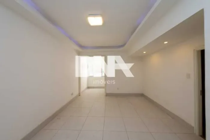 Apartamento - / Residencial / Humaitá