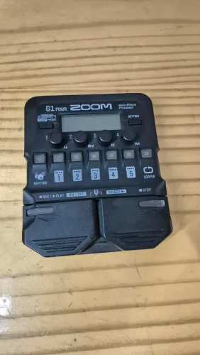 Zoom G1 Four Pedaleira Multi Efeitos para Guitarra