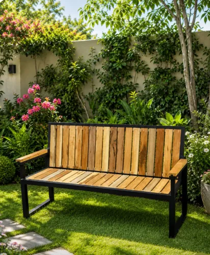 BANCO DE JARDIM PREMIUM EM METALON REFORÇADO E RÉGUAS EM MADEIRA MACIÇA ENVERNIZADA .