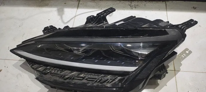 Farol BYD Song Premium LE