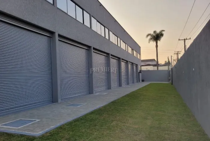 Barracão para alugar, 440 m² - Parolin - Experimente o Atendimento Boutique!
