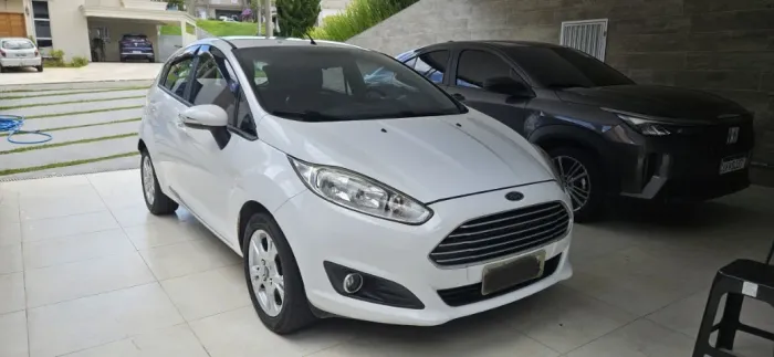 Ford Fiesta 1.6 16V Flex Aut. 5P 2015
