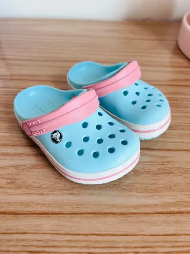 sandália crocs infantil crocband clog - Tamanho 24