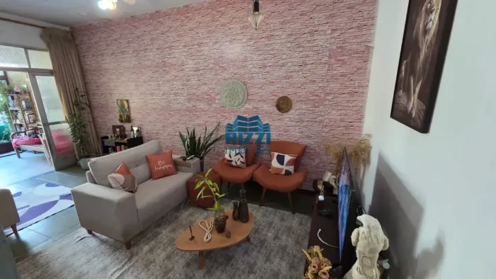 Casa à venda com 4 dormitórios e quintal em Freguesia, Jacarepaguá - RJ