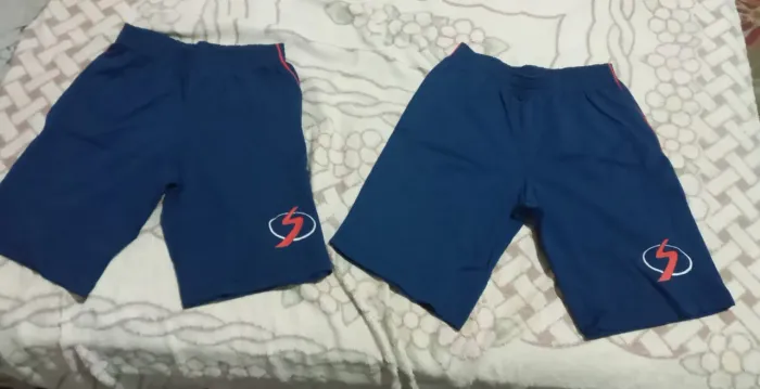 Duas bermudas Patronato Madre Mazarello 