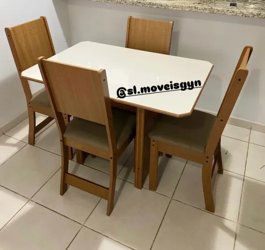 Mesa Charme com 4 cadeiras - Promoção 