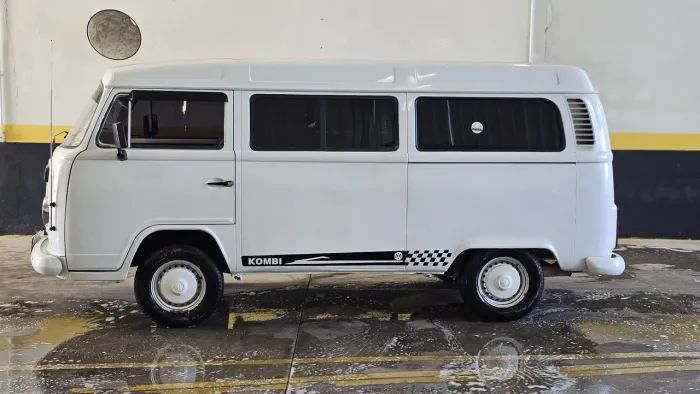 Volkswagen Kombi Standard/ Luxo/ Serie Prata 2000