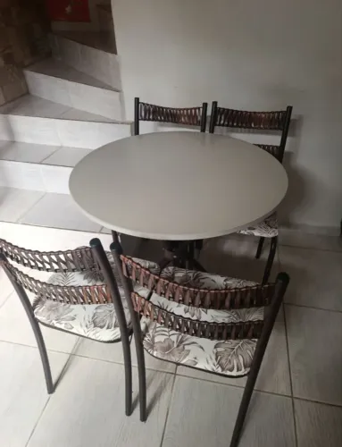 Mesa 4 cadeiras