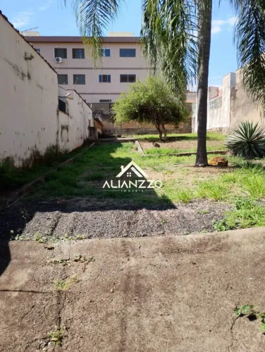 Terreno Padrão no Jardim Paulista em Ribeirão Preto/SP. Alianzzo Imóveis.