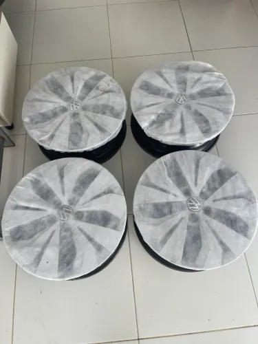 Rodas + cLotas originais de ferro T Cross aro 16