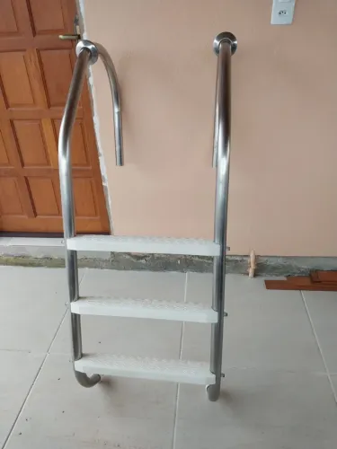 Escada para piscina 