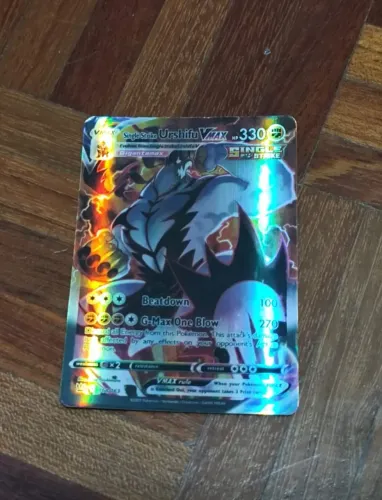 Carta Pokemon Lendária: Urshifu VMAX