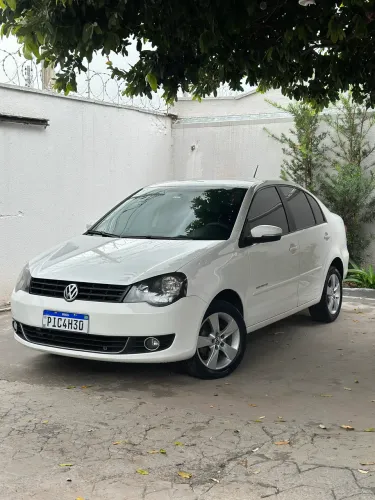Volkswagen Polo Sedan 1.6 MI Total Flex 8V 4P 2014