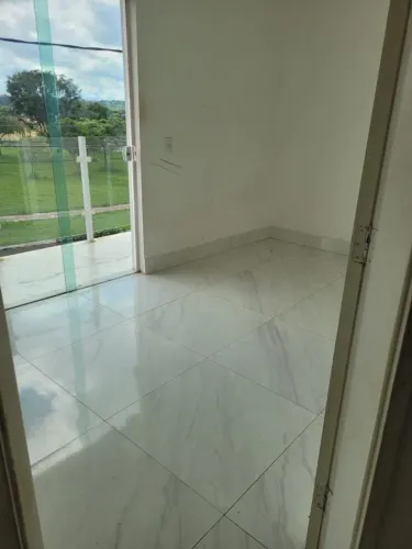 Apartamento com sacada - Ótima localização