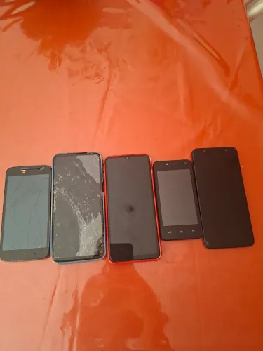 Vendo celular quebrado para retirada de peça 