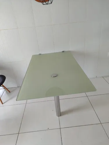mesa fixa de jantar retangular com película 1,40m x 0,80cm.