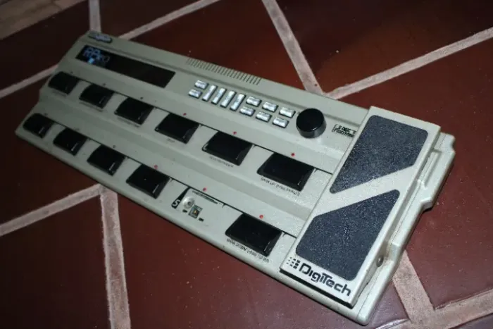 Pedaleira Digitech RP20