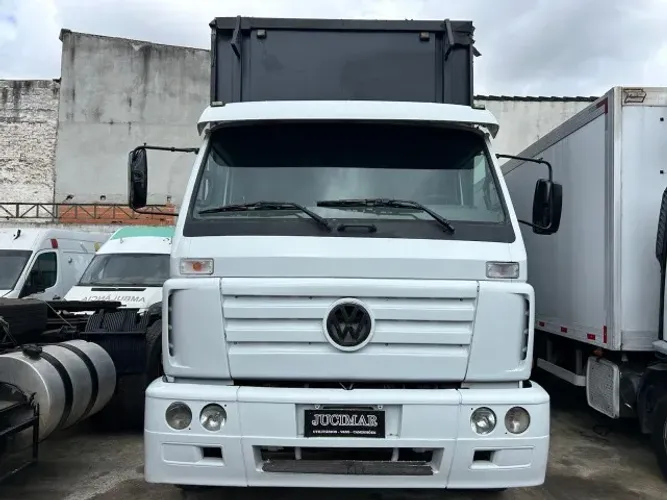 VOLKSWAGEN 11.180 2005 6X2