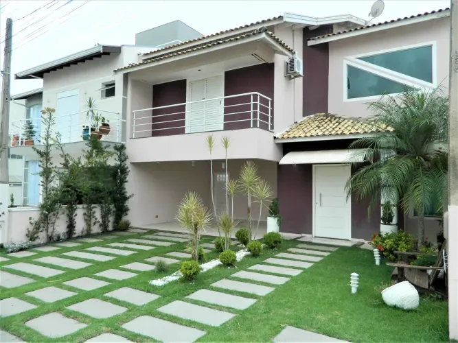 Casa em condomínio de Hortolândia com 3 dormitórios, sacada, closet, área gourmet e piscin
