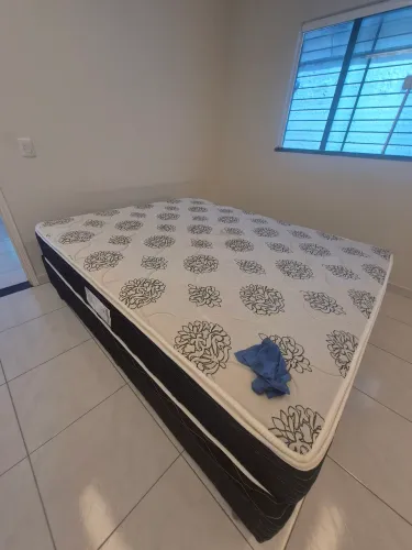 Cama queen
