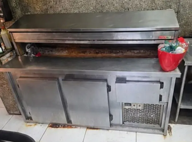Mesa refrigerada