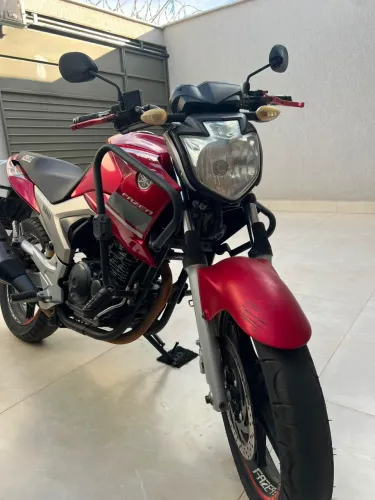 Fazer YS 250 2013 / 2014 Vermelha
