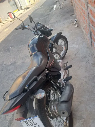 P VENDER ESSA MOTO ANO 2022....PRA TRASFERIR