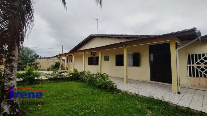 Casa com Piscina, contendo 3 dormitorios à venda, 135 m² por R$ 555.000 - Balneario Gaivot