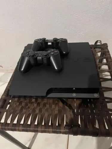 ? PLAYSTATION 3 SEMI-NOVO - TODO ORIGINAL COM 2 CONTROLES SEM FIOS - PARCELO EM ATÉ 12X