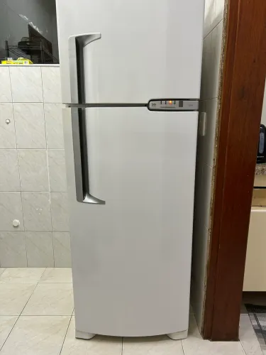 Geladeira Eletrolux Frost Fere 320 litros 