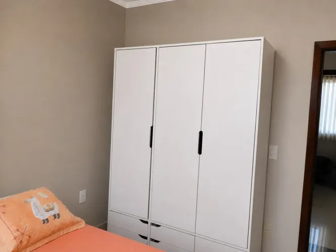 Guarda-roupa Tok&Stok Wink 3 Portas 6 Gavetas