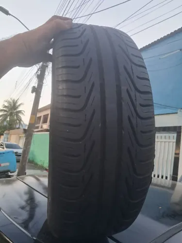 2 PNEUS SEMINOVOS RADIAIS CINTURATO PIRELLI EM ÓTIMO ESTADO DE CONSERVAÇÃO R$ 200 (CADA).