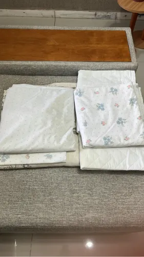 Cama mesa e banho kit
