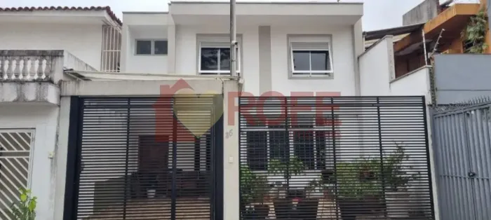 CASA DE VILA A VENDA, NO CAMPO BELO, 250 M ÚTEIS, RUA SUPER TRANQUILA!