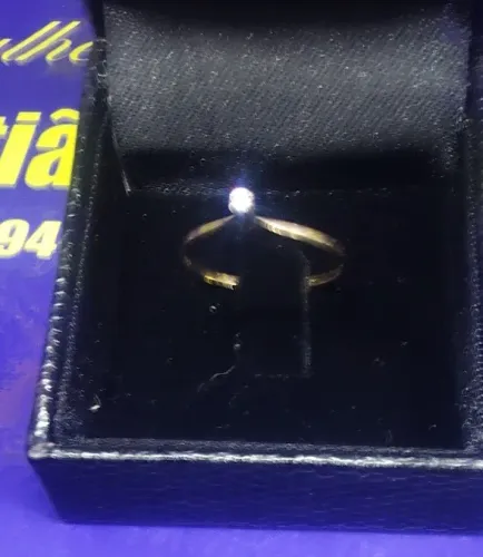 Anel 15 Anos Diamantes 3 Pontos Ouro 18 Kilates Peso 0.81 Grama                           